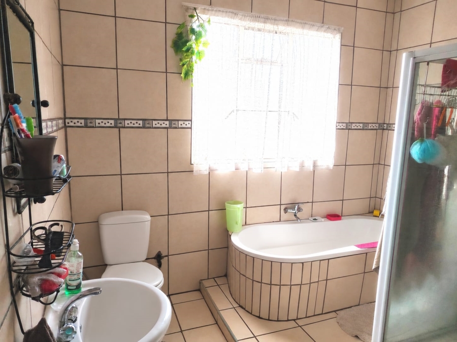 3 Bedroom Property for Sale in Casseldale Gauteng