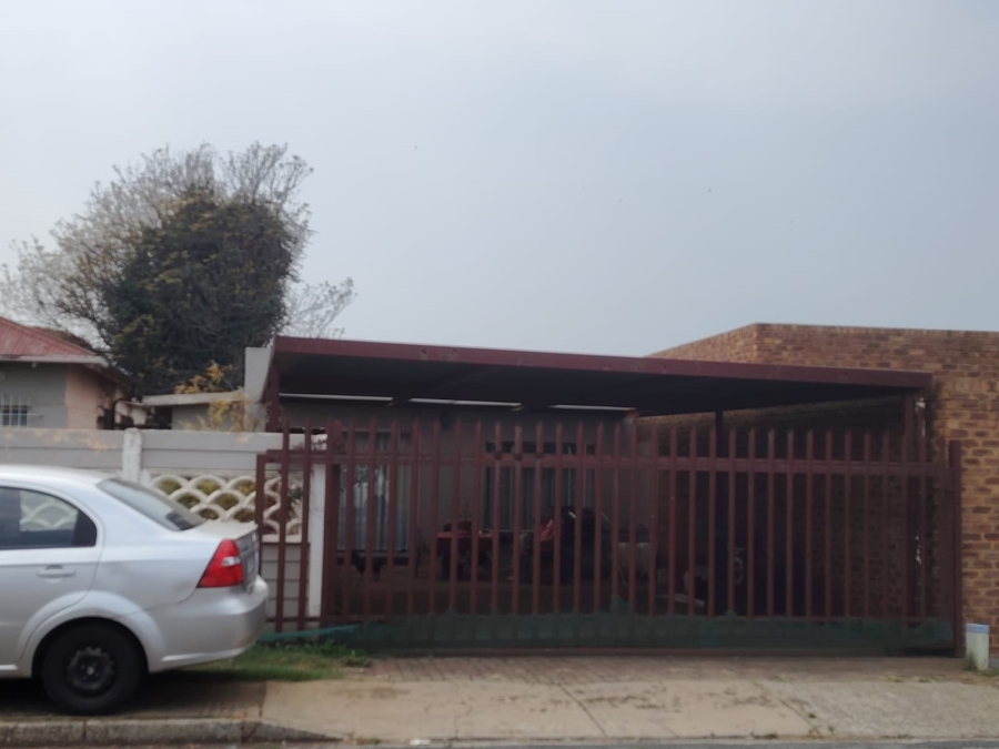 3 Bedroom Property for Sale in Casseldale Gauteng