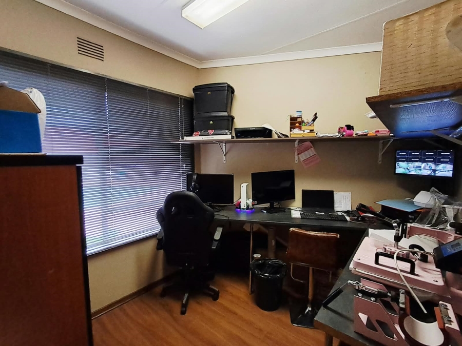 3 Bedroom Property for Sale in Freeway Park Gauteng