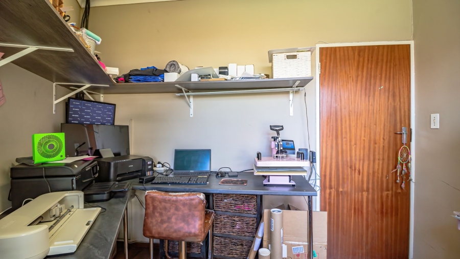 3 Bedroom Property for Sale in Freeway Park Gauteng