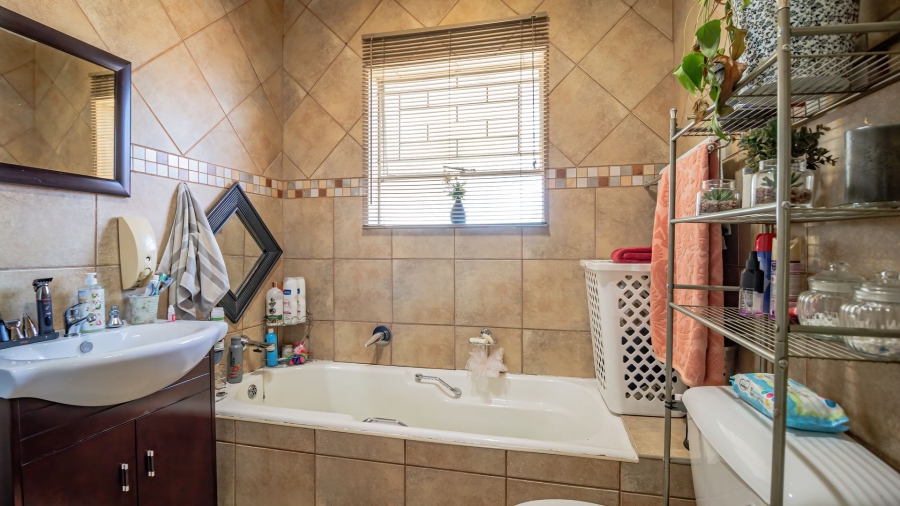 3 Bedroom Property for Sale in Freeway Park Gauteng
