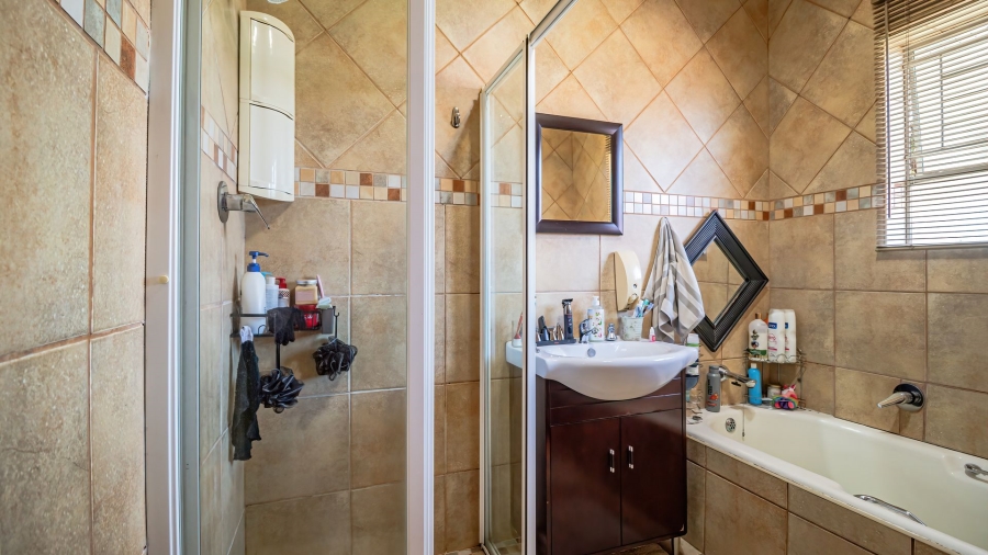 3 Bedroom Property for Sale in Freeway Park Gauteng