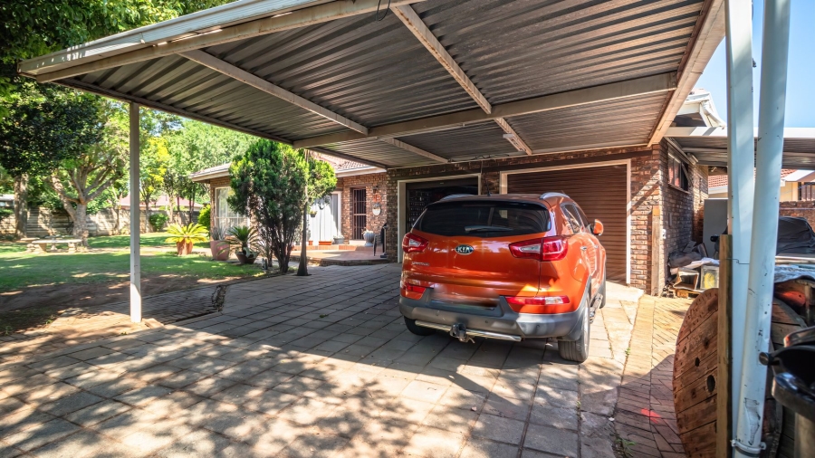 3 Bedroom Property for Sale in Freeway Park Gauteng