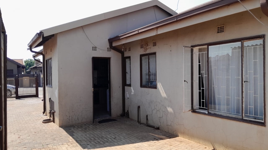 3 Bedroom Property for Sale in Sebokeng Zone 14 Gauteng