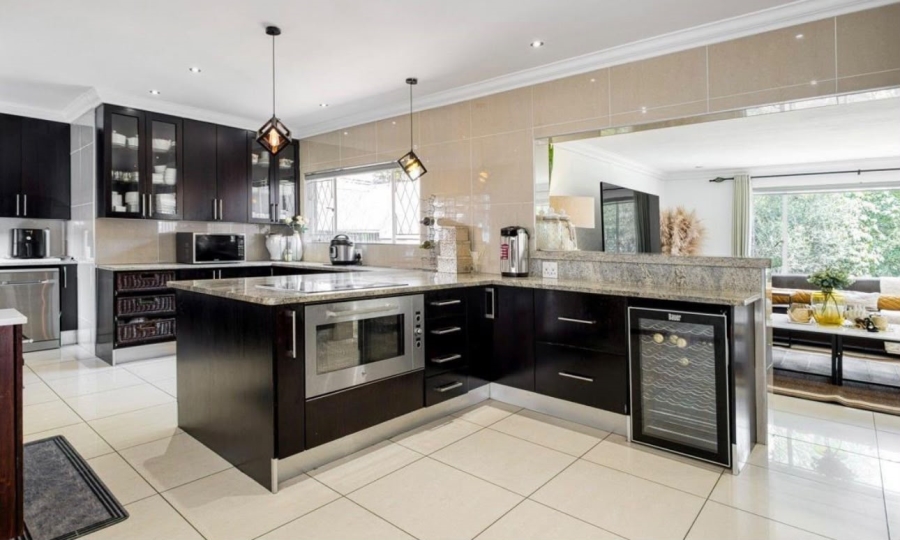 4 Bedroom Property for Sale in Douglasdale Gauteng