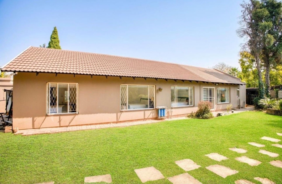 4 Bedroom Property for Sale in Douglasdale Gauteng