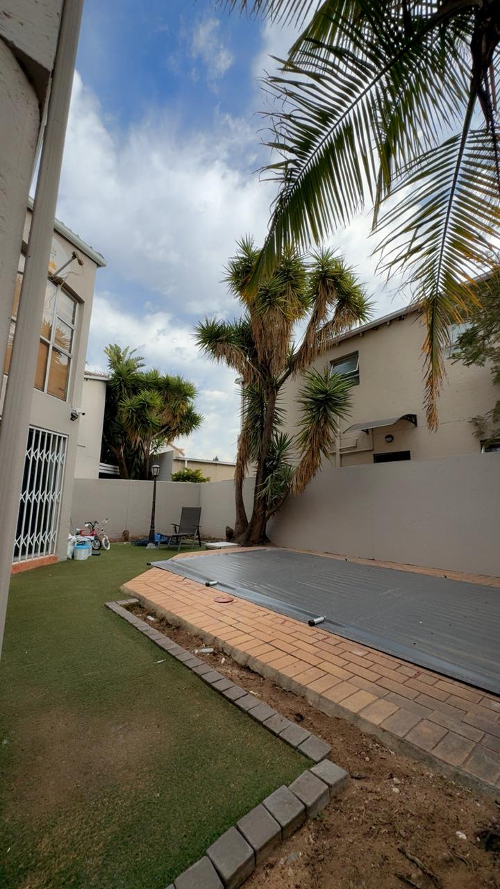 3 Bedroom Property for Sale in Sunninghill Gauteng