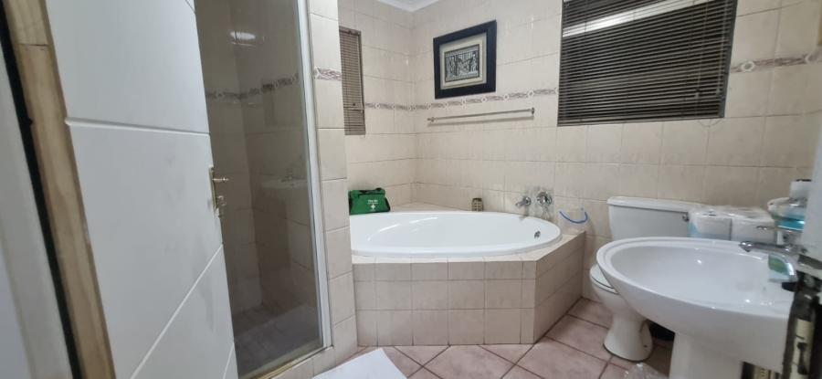 3 Bedroom Property for Sale in Sunninghill Gauteng