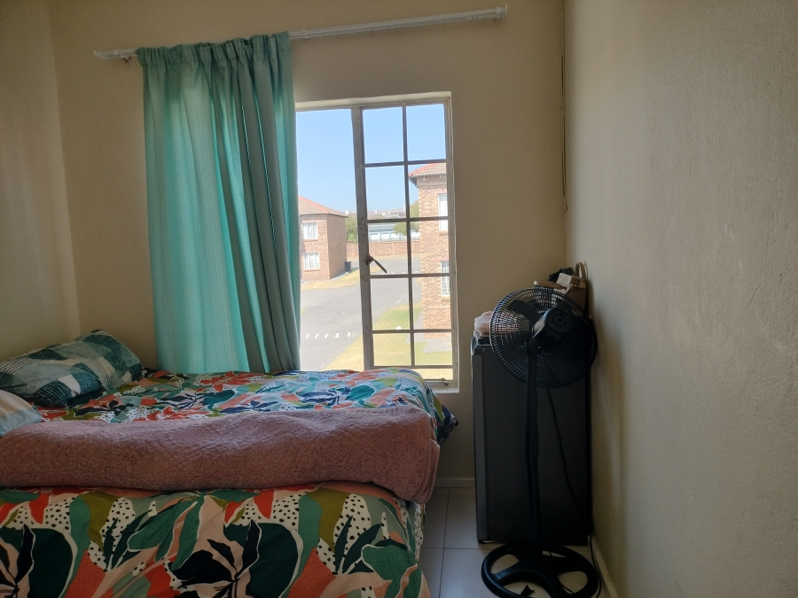 2 Bedroom Property for Sale in Erand Gardens Gauteng