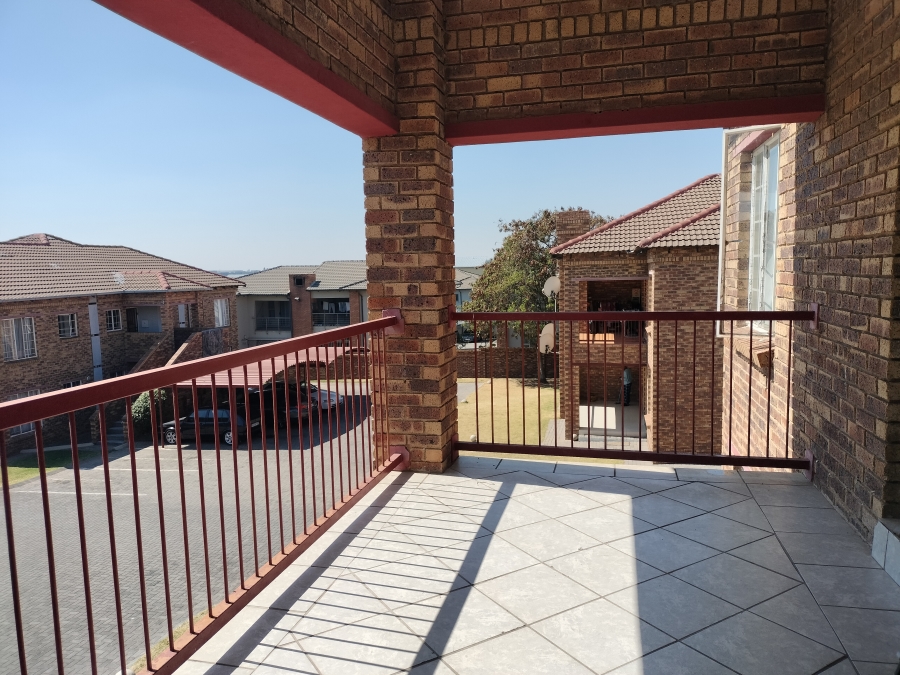 2 Bedroom Property for Sale in Erand Gardens Gauteng