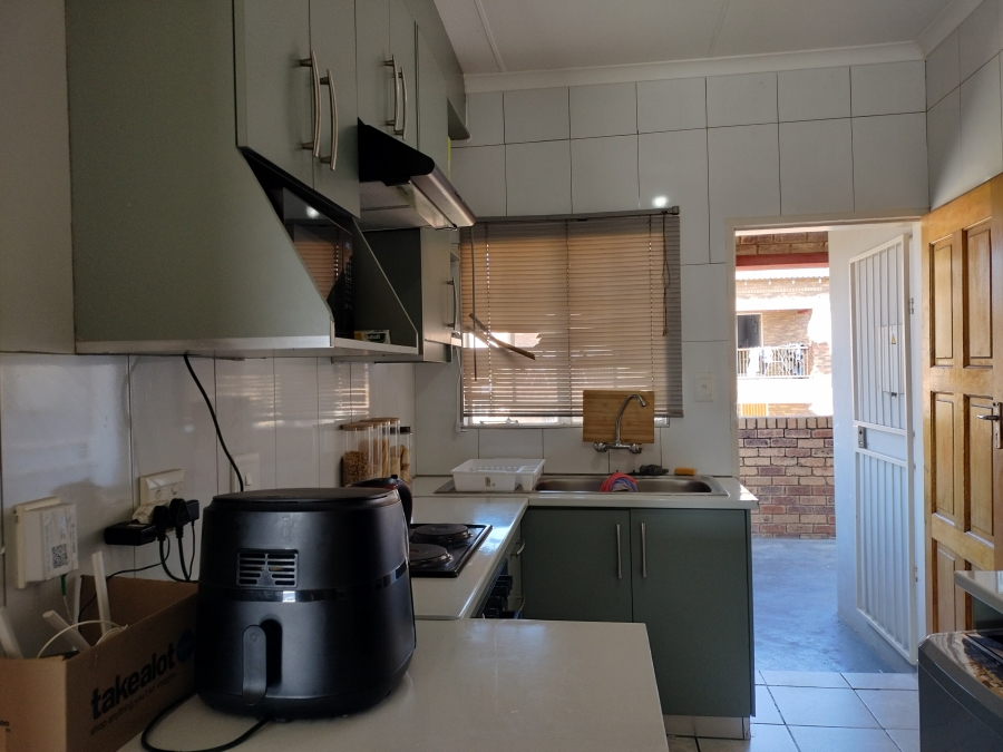 2 Bedroom Property for Sale in Erand Gardens Gauteng