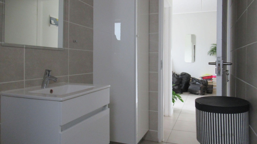 1 Bedroom Property for Sale in Linbro Park Gauteng