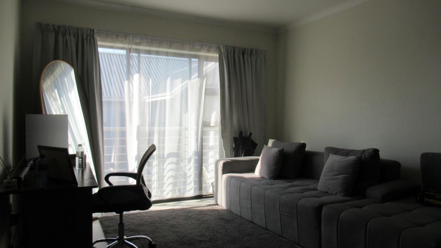 1 Bedroom Property for Sale in Longlake Gauteng
