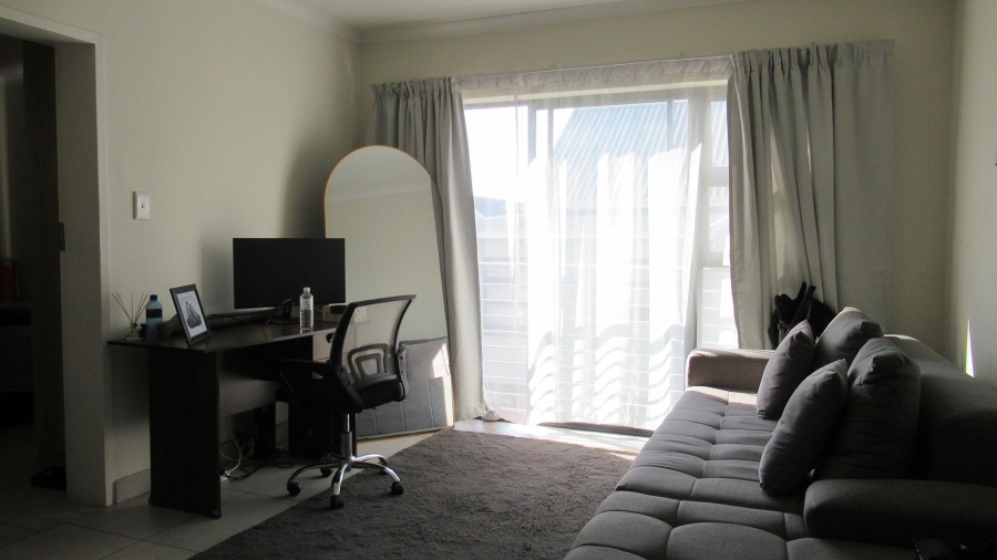 1 Bedroom Property for Sale in Longlake Gauteng