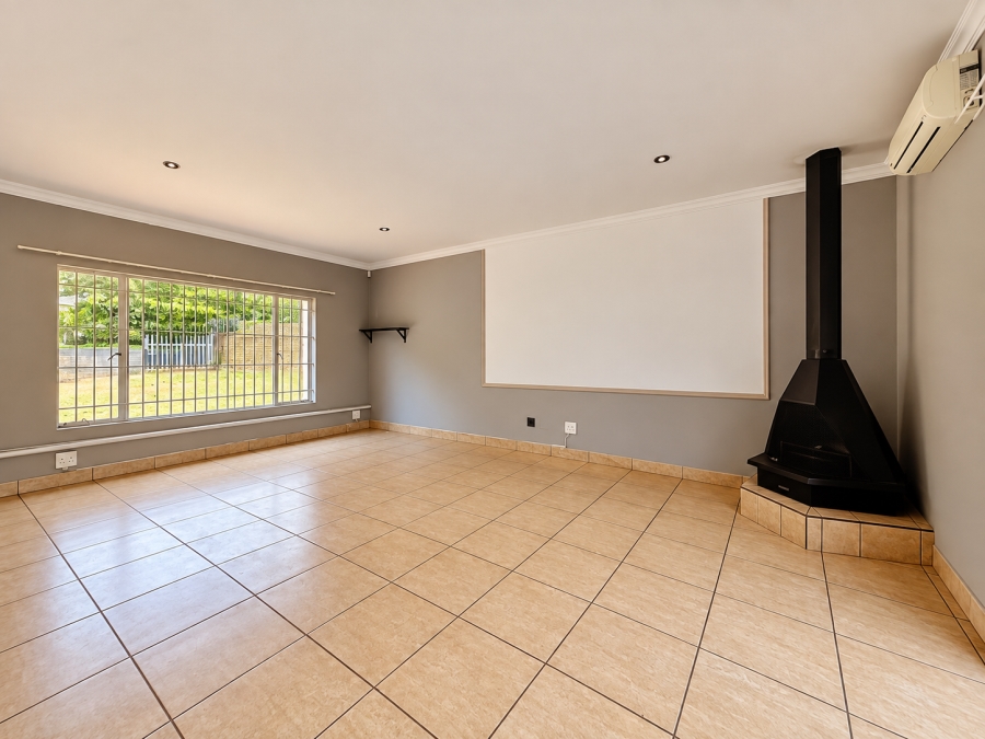 4 Bedroom Property for Sale in Murrayfield Gauteng
