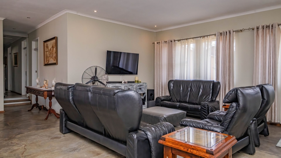 4 Bedroom Property for Sale in Illiondale Gauteng