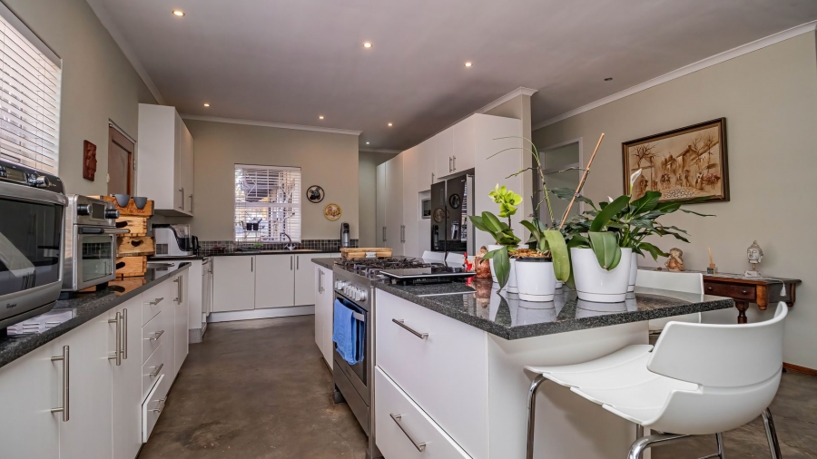 4 Bedroom Property for Sale in Illiondale Gauteng