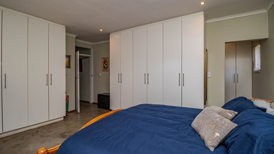 4 Bedroom Property for Sale in Illiondale Gauteng