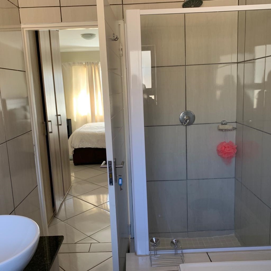 3 Bedroom Property for Sale in Goedeburg Gauteng