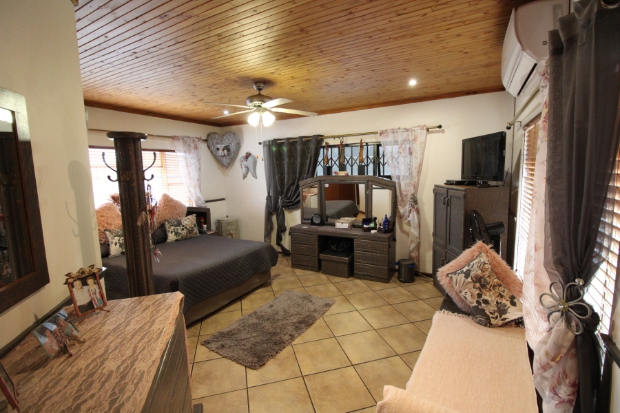 4 Bedroom Property for Sale in Wonderboom South Gauteng