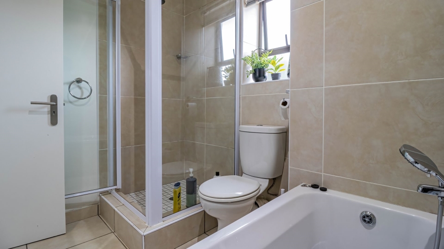 2 Bedroom Property for Sale in Sunninghill Gauteng