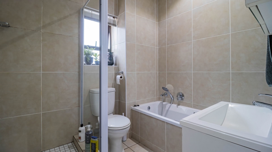 2 Bedroom Property for Sale in Sunninghill Gauteng