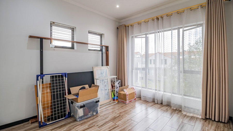 2 Bedroom Property for Sale in Sunninghill Gauteng