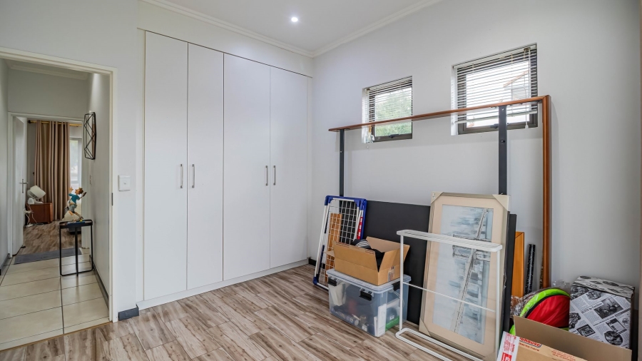 2 Bedroom Property for Sale in Sunninghill Gauteng