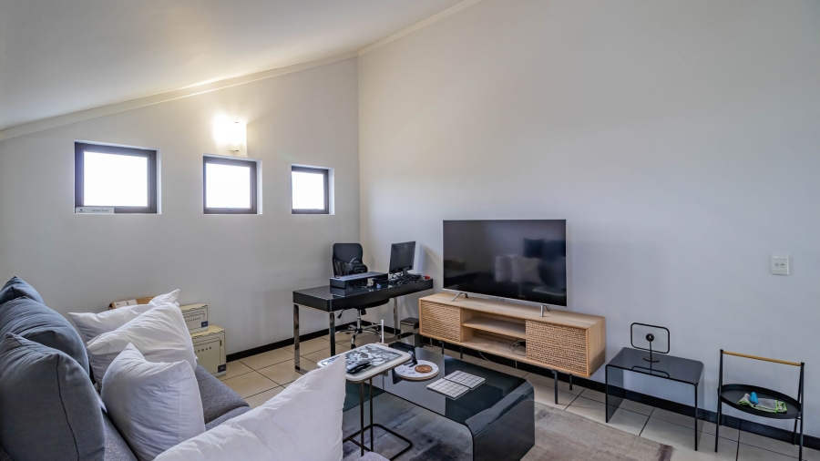 2 Bedroom Property for Sale in Sunninghill Gauteng