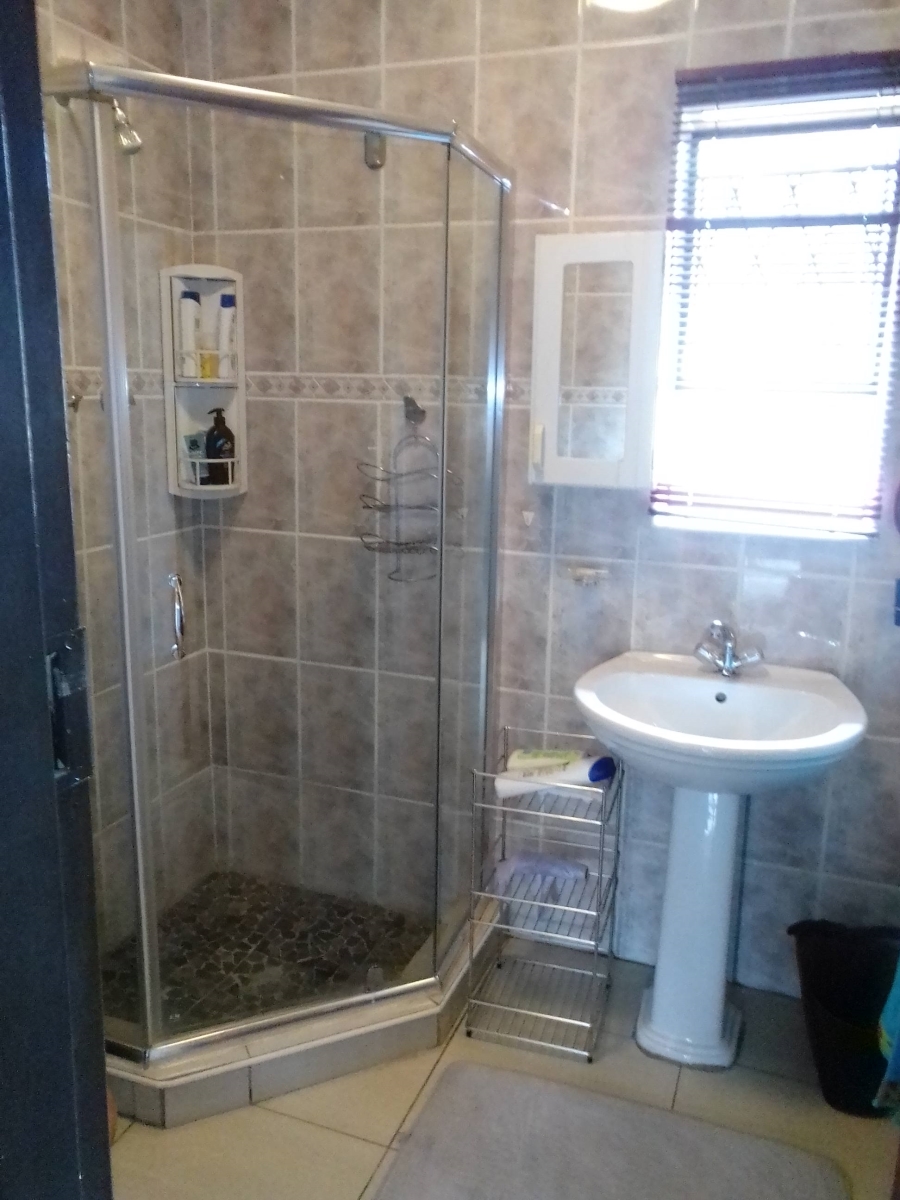3 Bedroom Property for Sale in Mondeor Gauteng