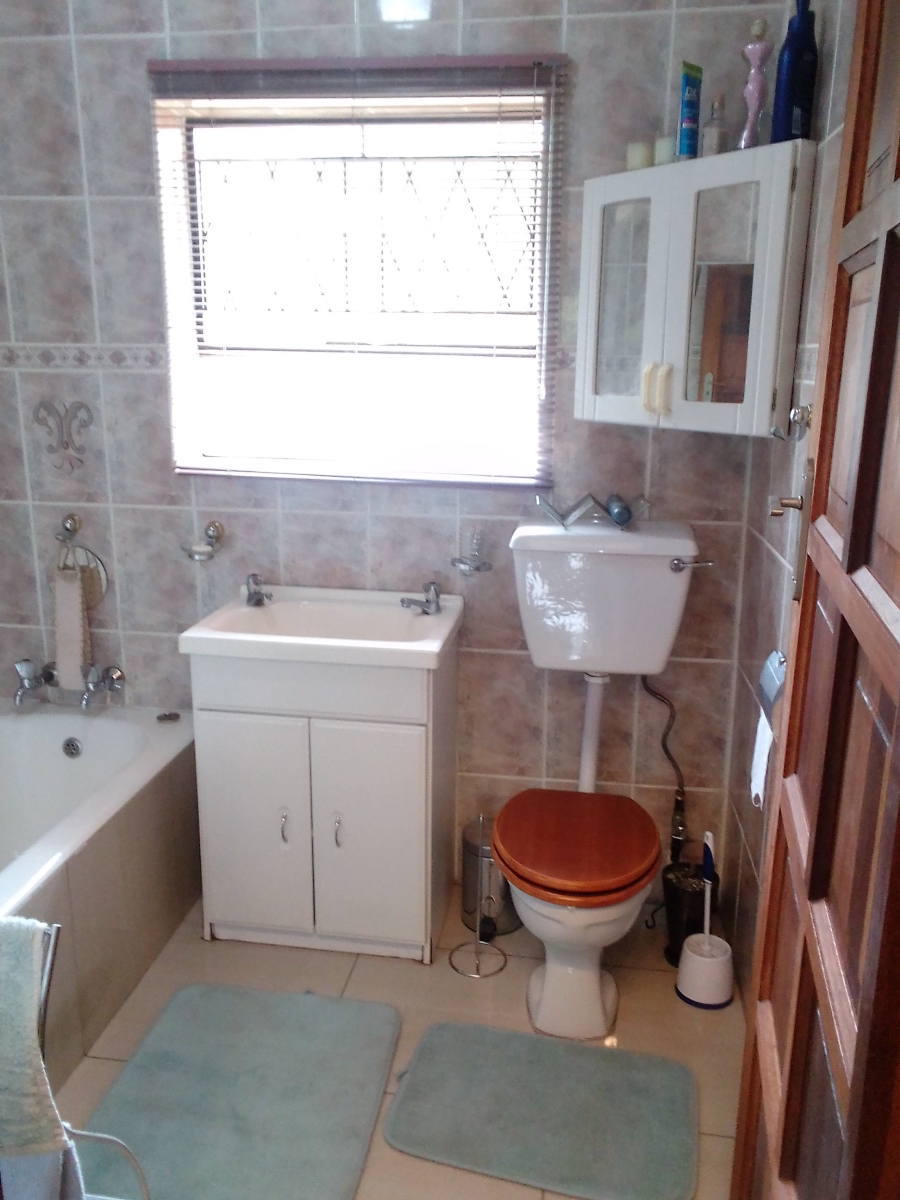 3 Bedroom Property for Sale in Mondeor Gauteng