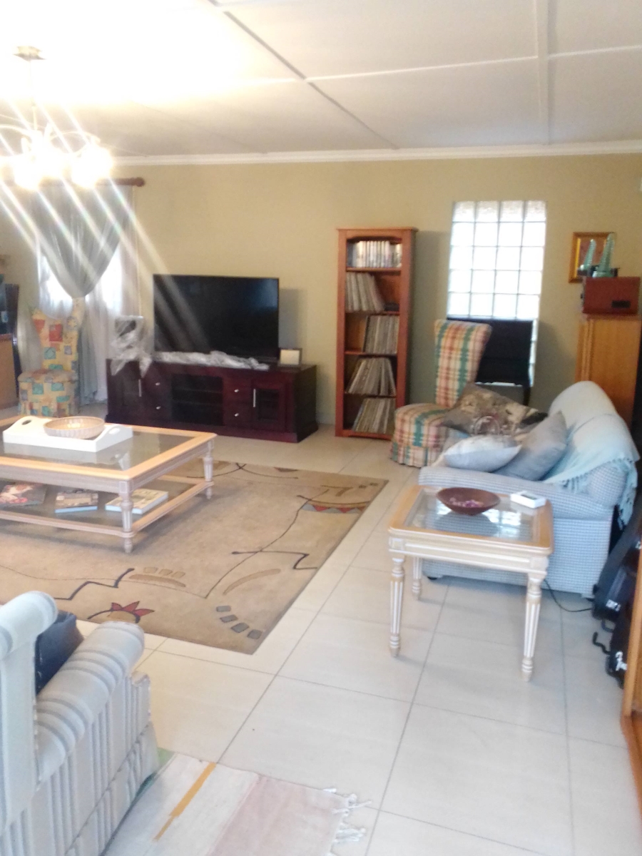 3 Bedroom Property for Sale in Mondeor Gauteng