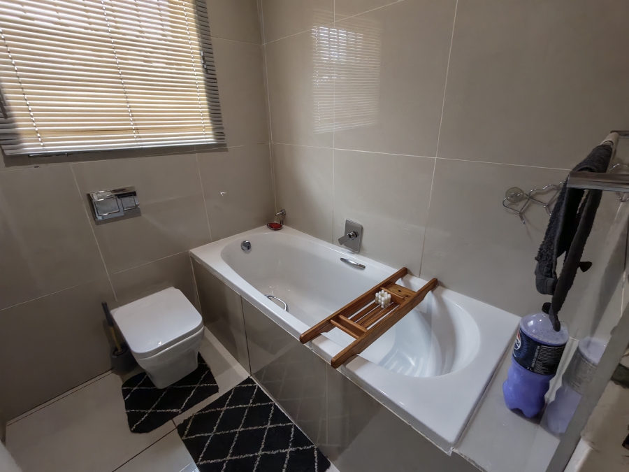 3 Bedroom Property for Sale in Doreg A H Gauteng