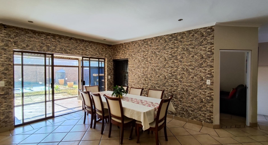 4 Bedroom Property for Sale in Glen Marais Gauteng