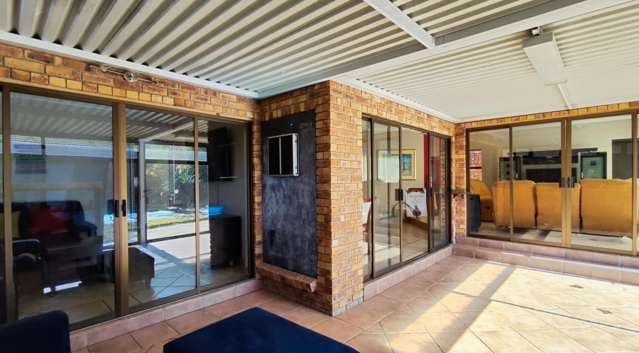 4 Bedroom Property for Sale in Glen Marais Gauteng