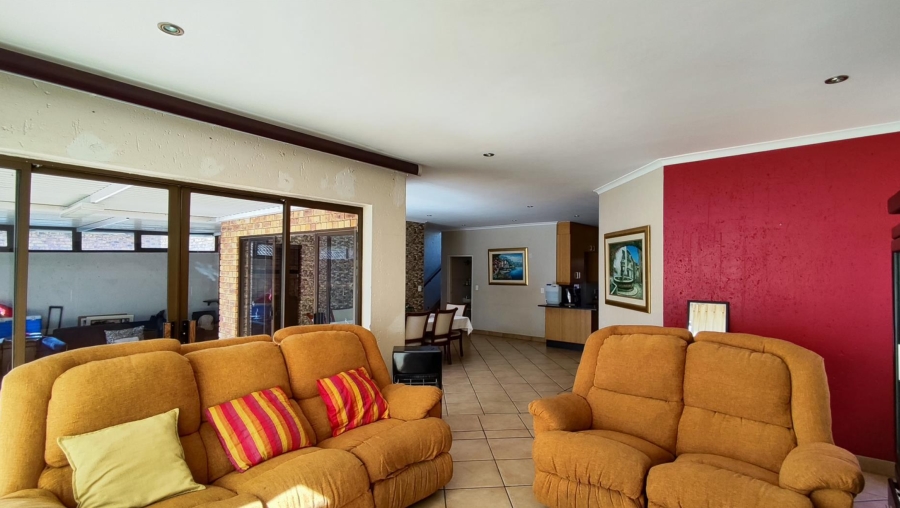 4 Bedroom Property for Sale in Glen Marais Gauteng