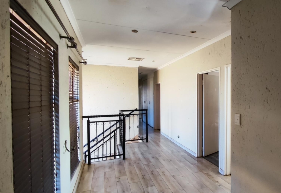 4 Bedroom Property for Sale in Glen Marais Gauteng