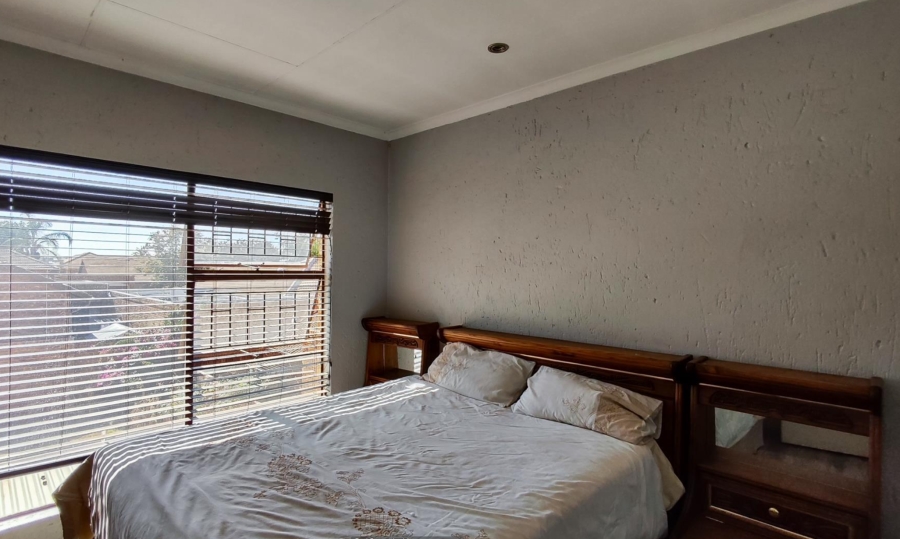 4 Bedroom Property for Sale in Glen Marais Gauteng