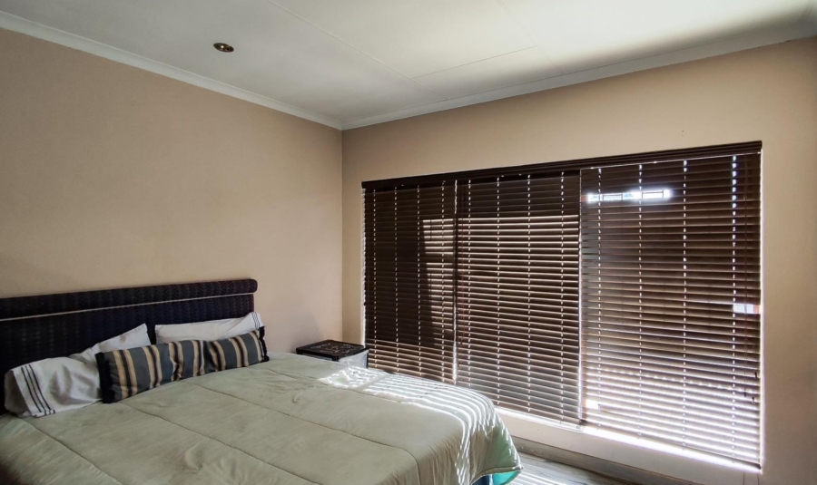 4 Bedroom Property for Sale in Glen Marais Gauteng