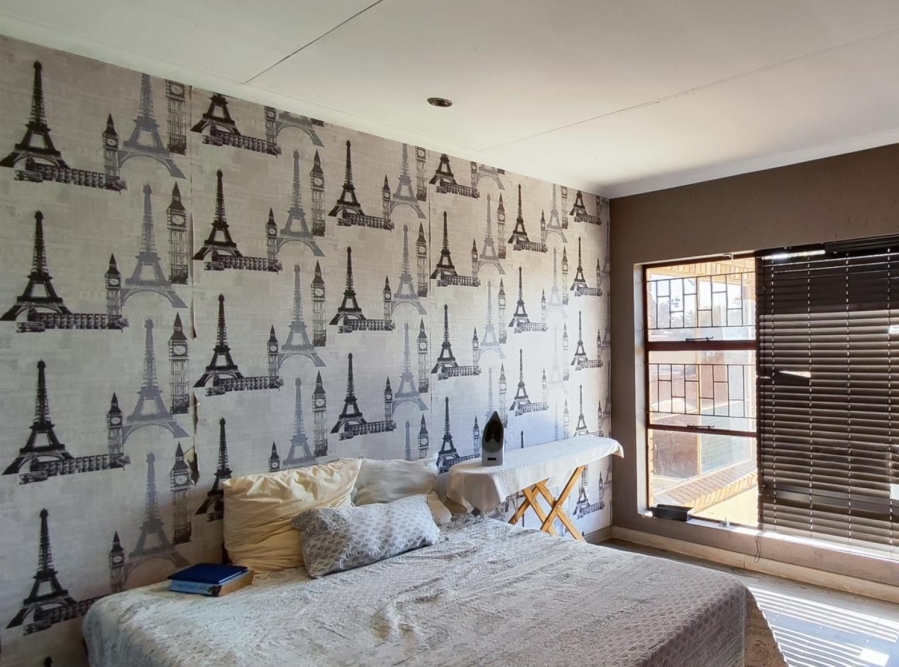 4 Bedroom Property for Sale in Glen Marais Gauteng