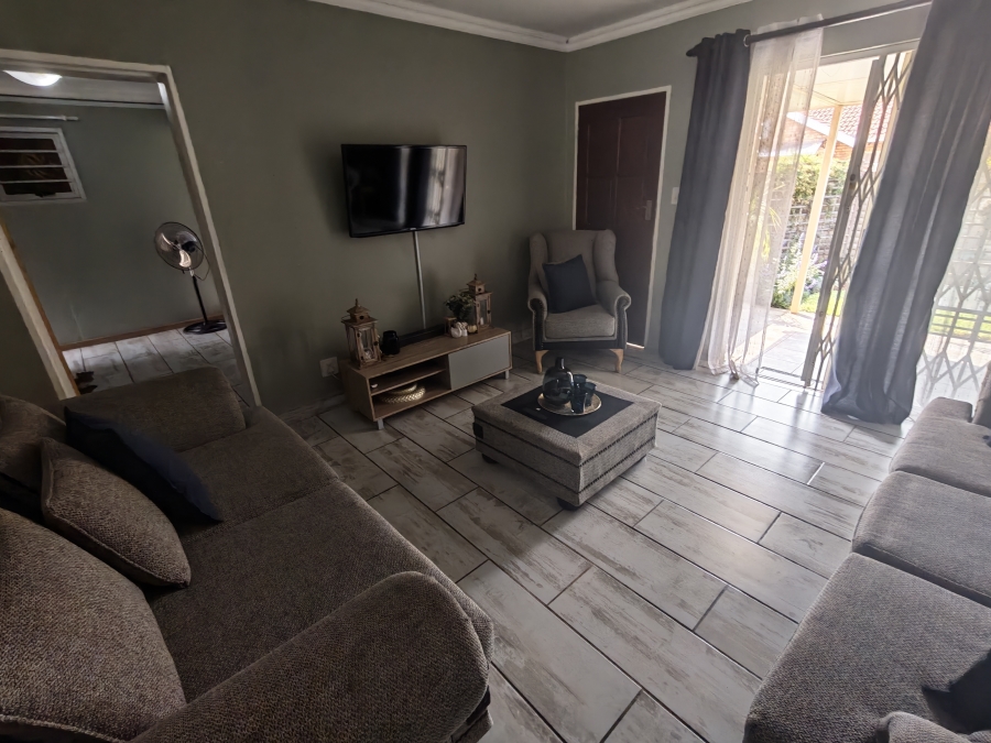 3 Bedroom Property for Sale in Dorandia Gauteng