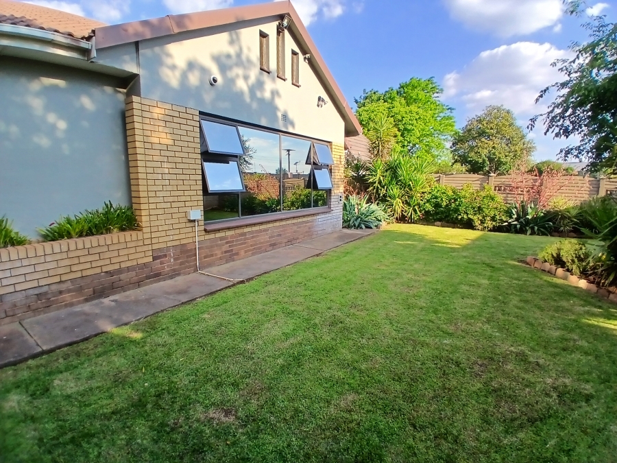 4 Bedroom Property for Sale in Three Rivers East Gauteng