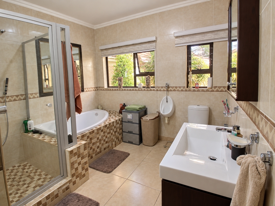 4 Bedroom Property for Sale in Three Rivers East Gauteng