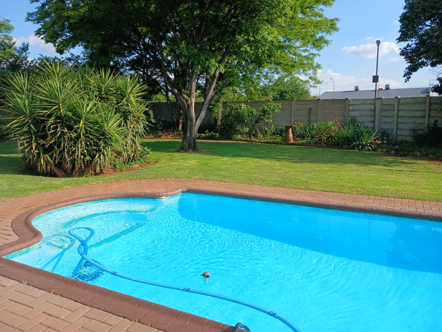 4 Bedroom Property for Sale in Three Rivers East Gauteng