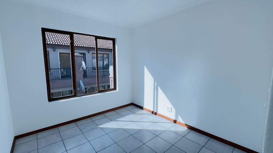 2 Bedroom Property for Sale in Helderwyk Gauteng