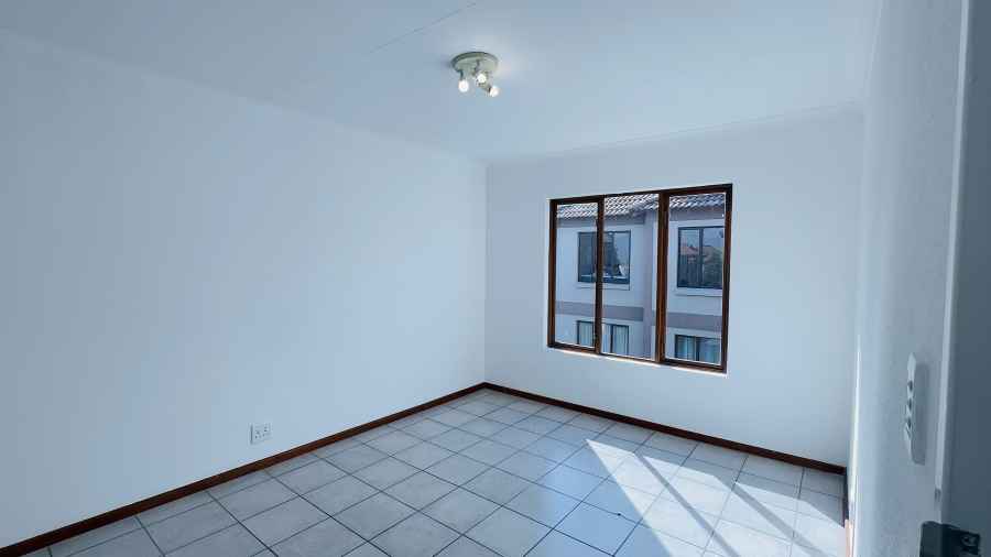 2 Bedroom Property for Sale in Helderwyk Gauteng