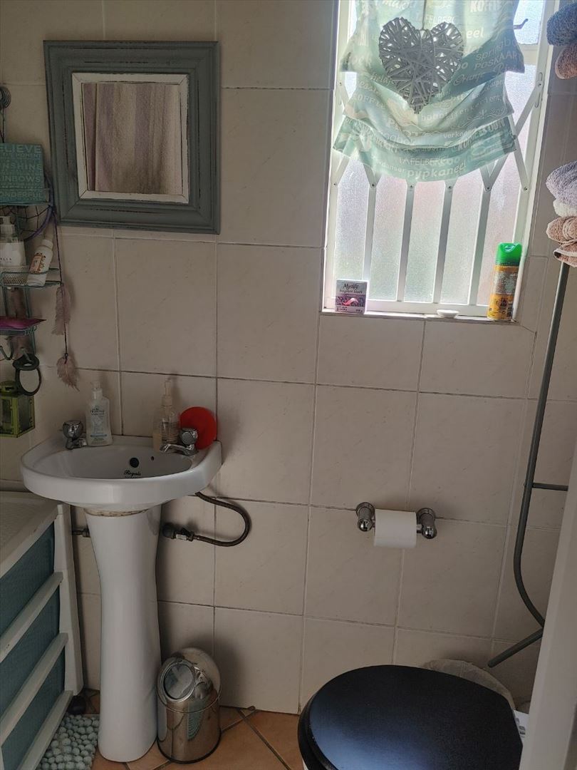2 Bedroom Property for Sale in Glen Marais Gauteng