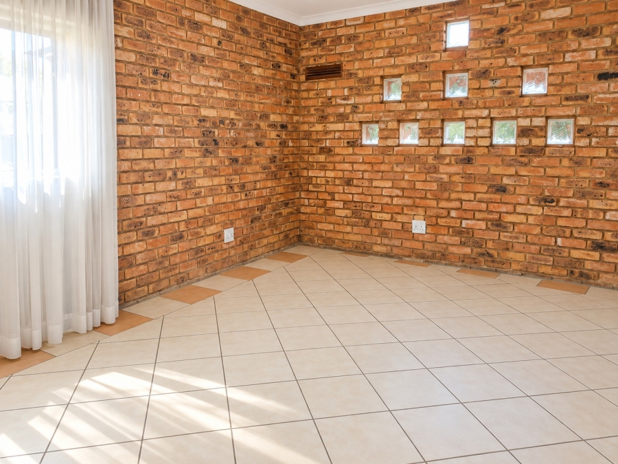 3 Bedroom Property for Sale in Crystal Park Gauteng