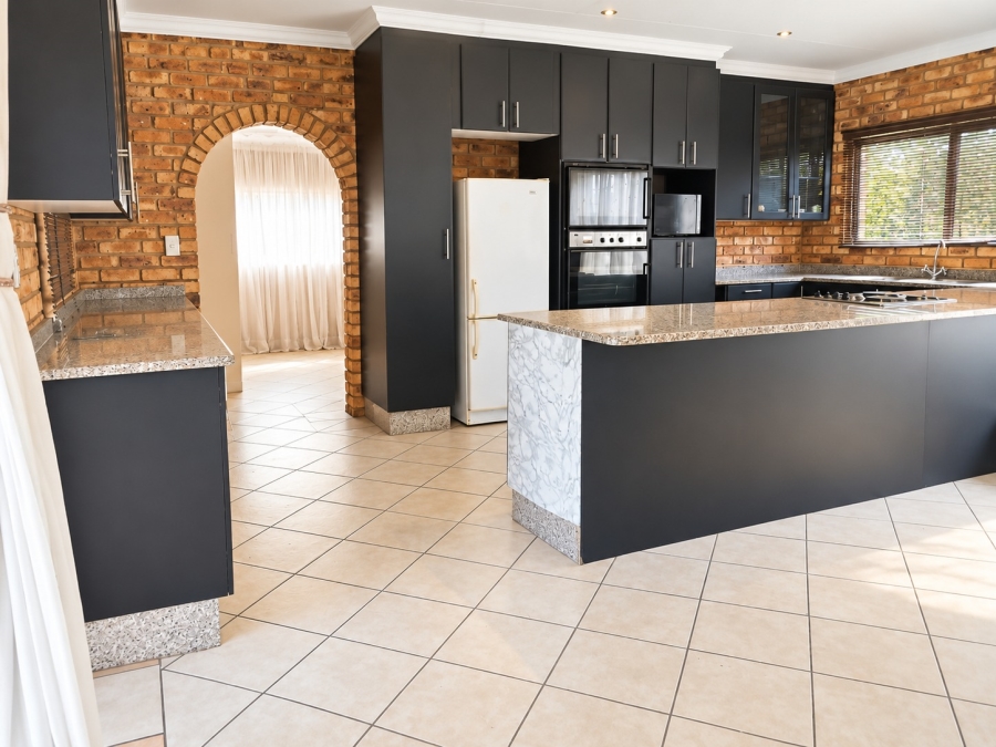 3 Bedroom Property for Sale in Crystal Park Gauteng