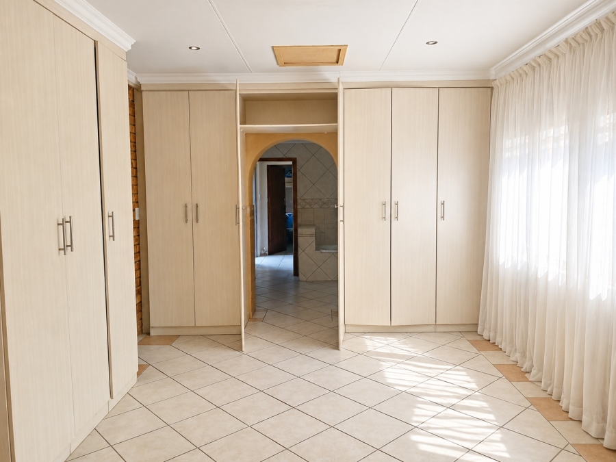 3 Bedroom Property for Sale in Crystal Park Gauteng